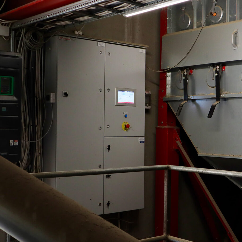 Lukkarin Maatilalla investoitiin uuteen Antti-pakettikuivaamoon ja Ultima-ohjausjärjestelmään jo vuosikymmenen vaihteessa